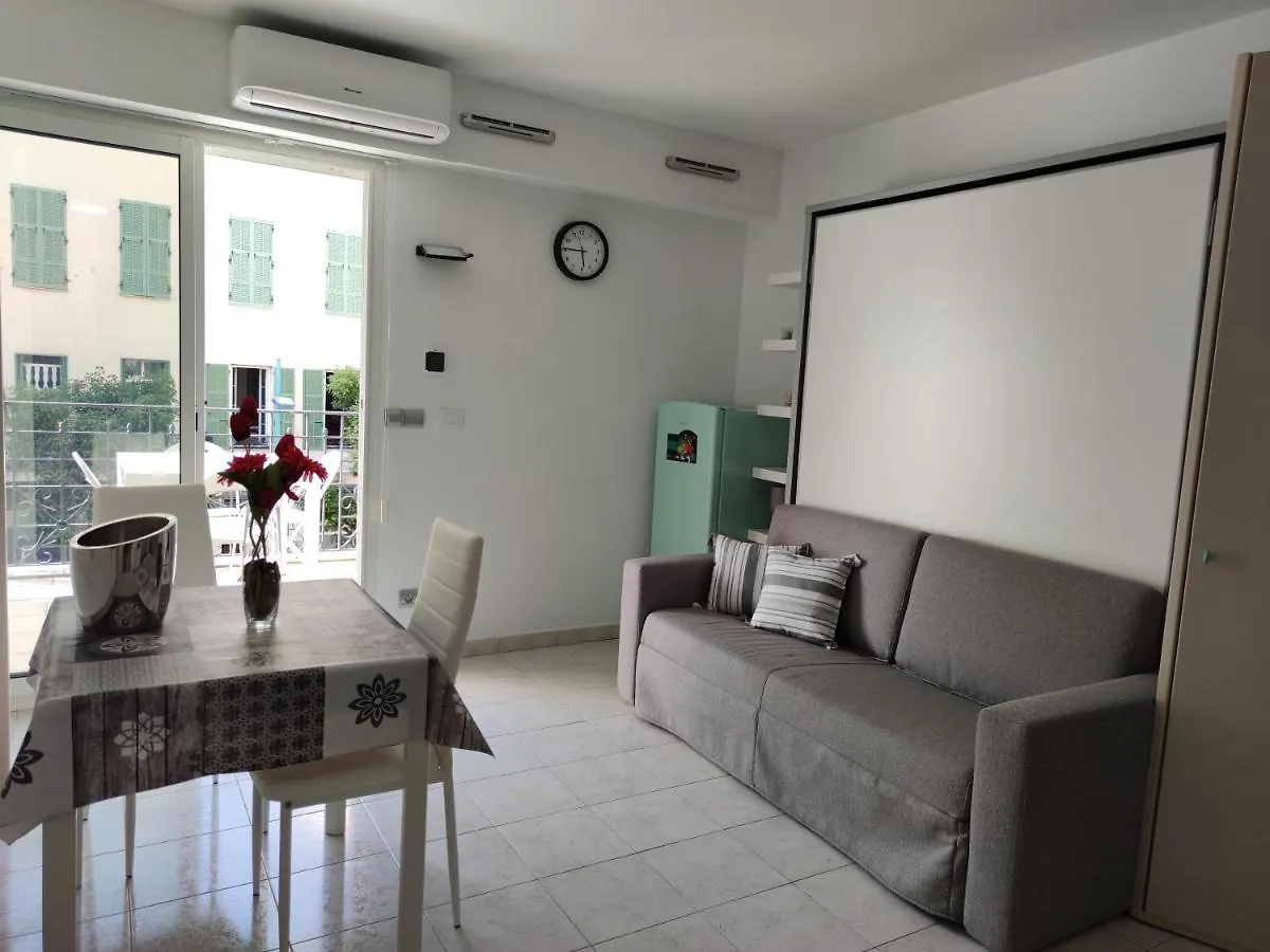 Soleil Et Mer In Victoria Beach Apartment Menton France